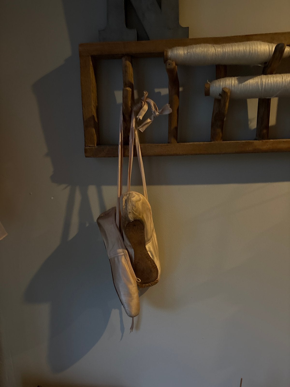 Oude gedragen ballerina schoenen, Ophalen of Verzenden