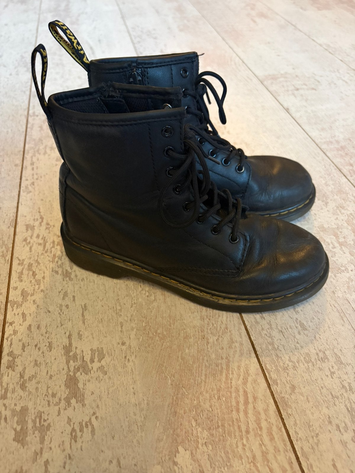 Dr. Martens 1460 J veterboots zwart maat 34 met rits, Ophalen of Verzenden, Zo goed als nieuw, Meisje, Schoenen
