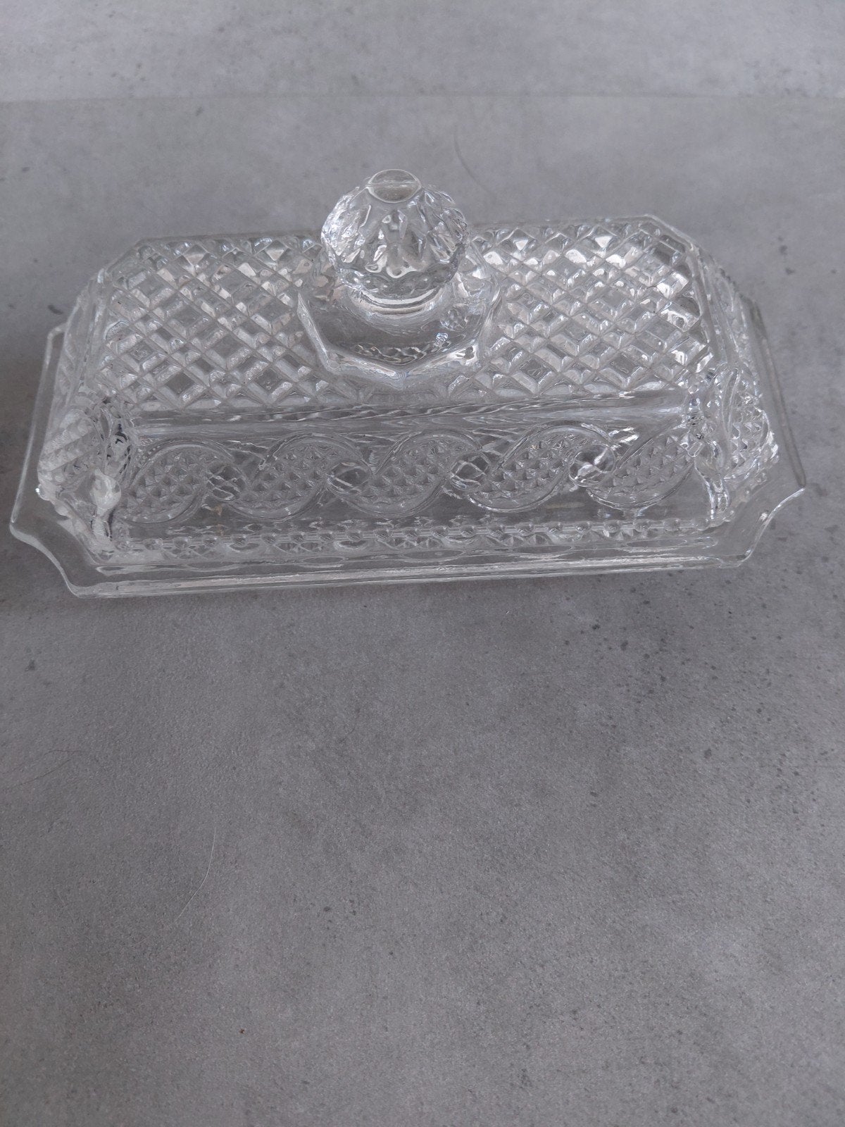 Glazen botervloot met deksel, Ophalen