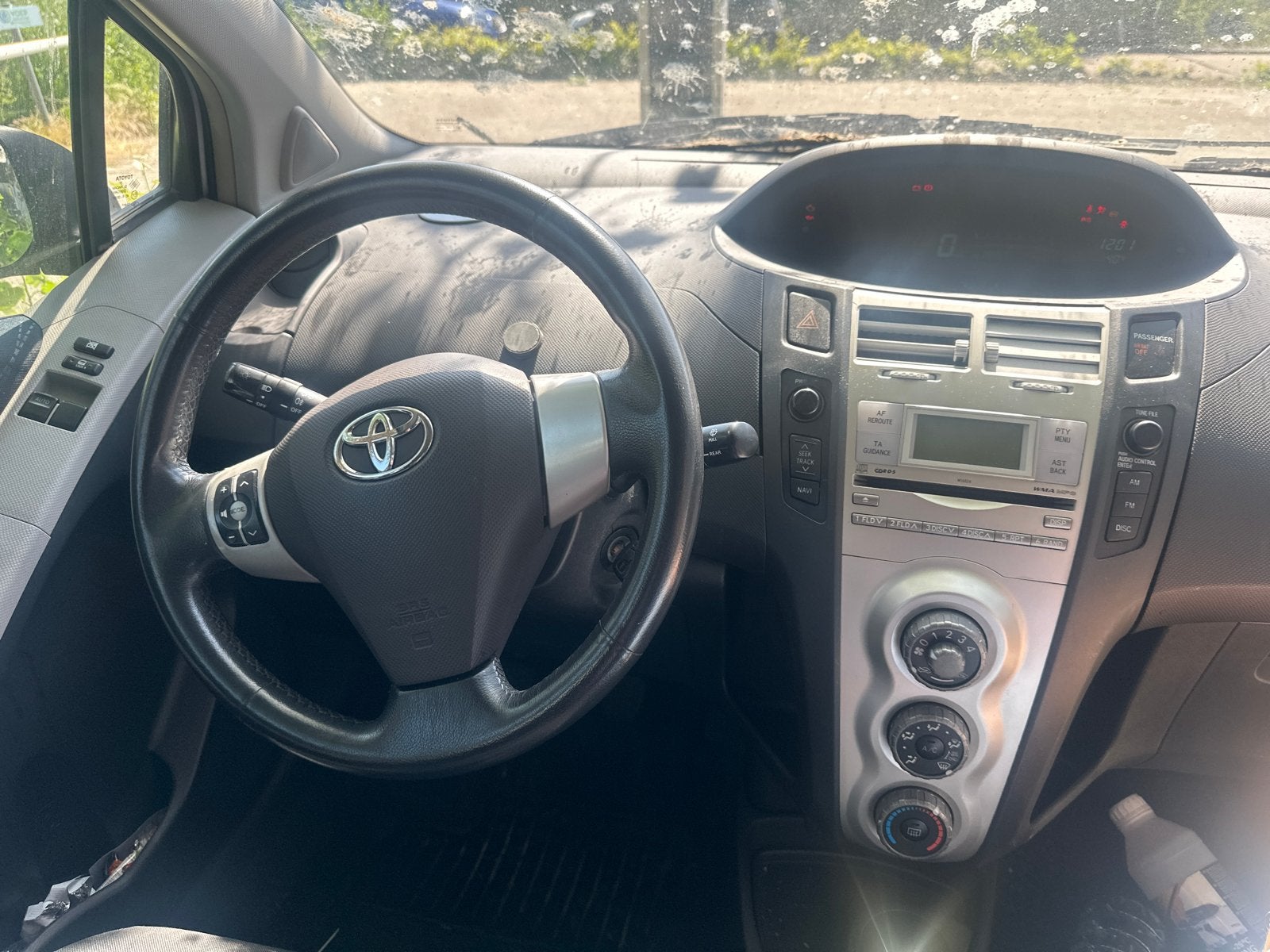 Toyota Yaris 1.3 16V Vvt-i 3DR 2006 Grijs, Voorwielaandrijving, 40 €/maand, 4 cilinders, 995 kg