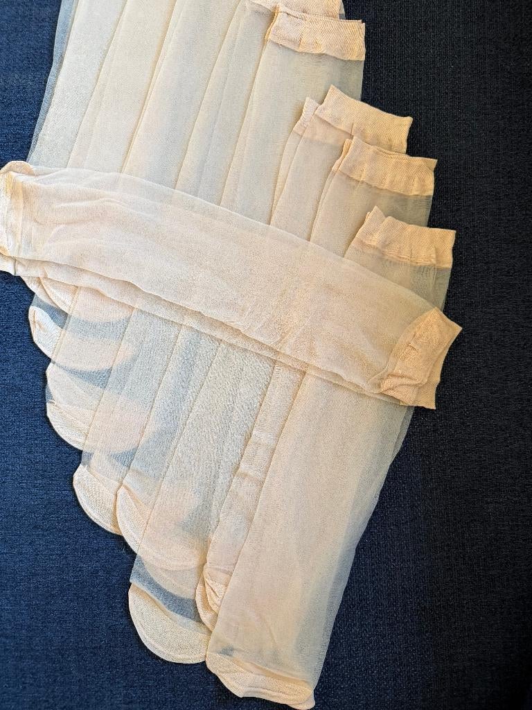 Nieuw ! Set van 10 paar panty knie kousen, huidskleur, Verzenden, Beige, Nieuw, Overige maten