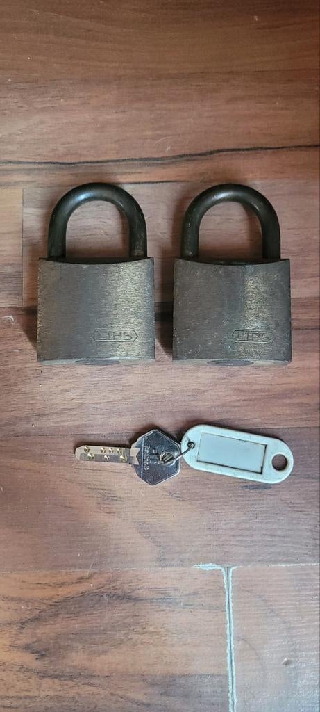 2x Messing Lips keso hangslot met 1sleutel, Ophalen of Verzenden
