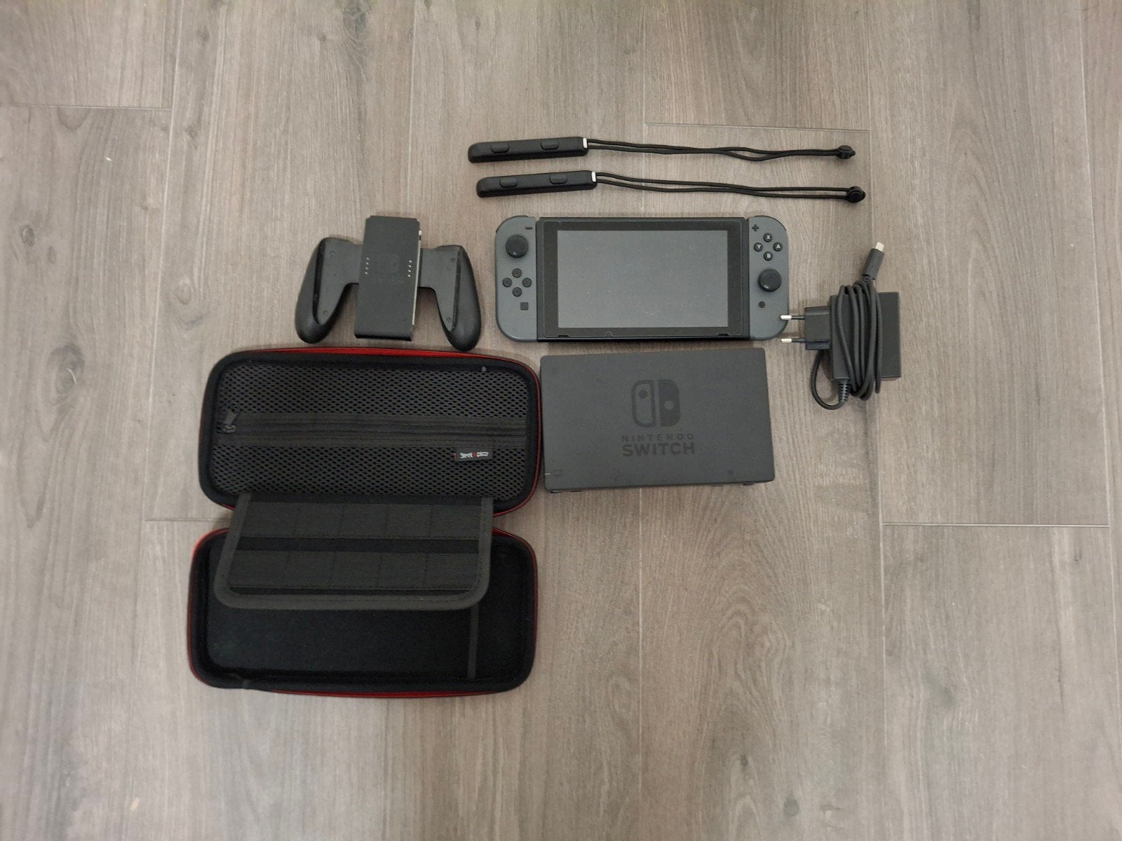 Nintendo Switch Grijs, Ophalen of Verzenden, Zo goed als nieuw, Met 2 controllers, Switch Original