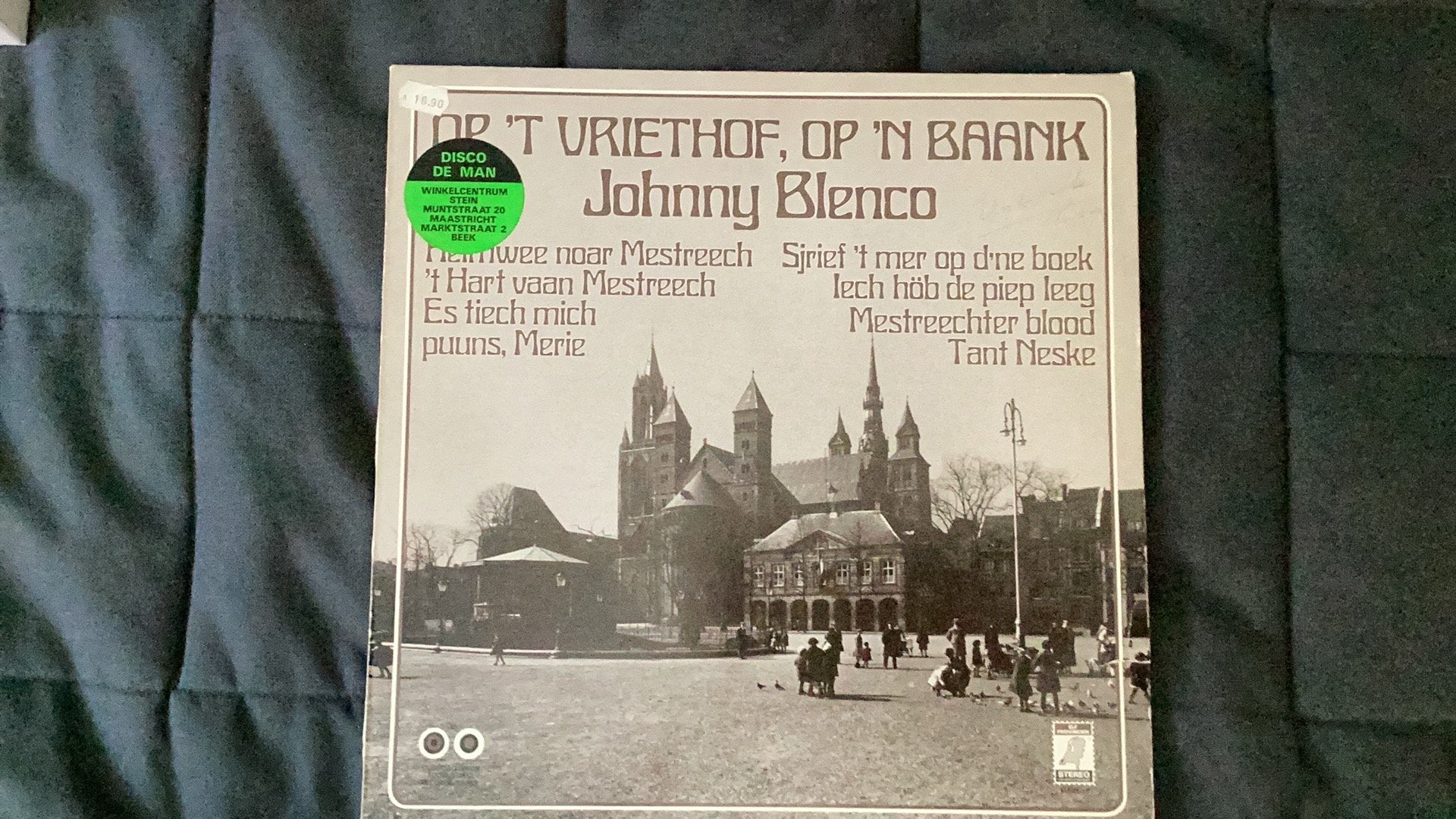 Johnny Blenco “ Op ‘t Vriethof, op ‘n baank”. Lp, Ophalen of Verzenden, Zo goed als nieuw, 12 inch, Levenslied of Smartlap