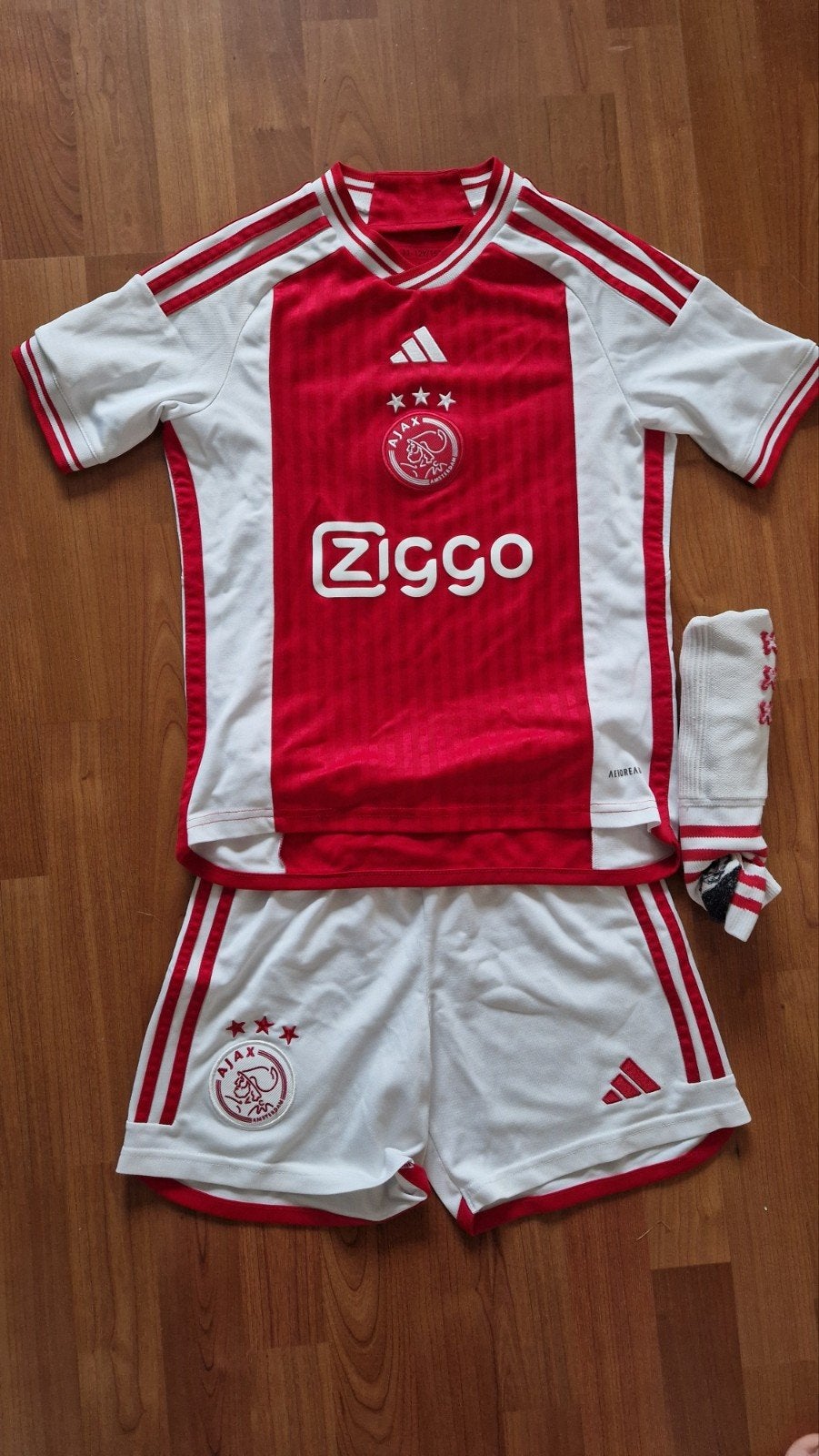 Ajax tenue - kind - maat 152, Sport en Fitness, Voetbal, Maat XS of kleiner, Ophalen, Shirt