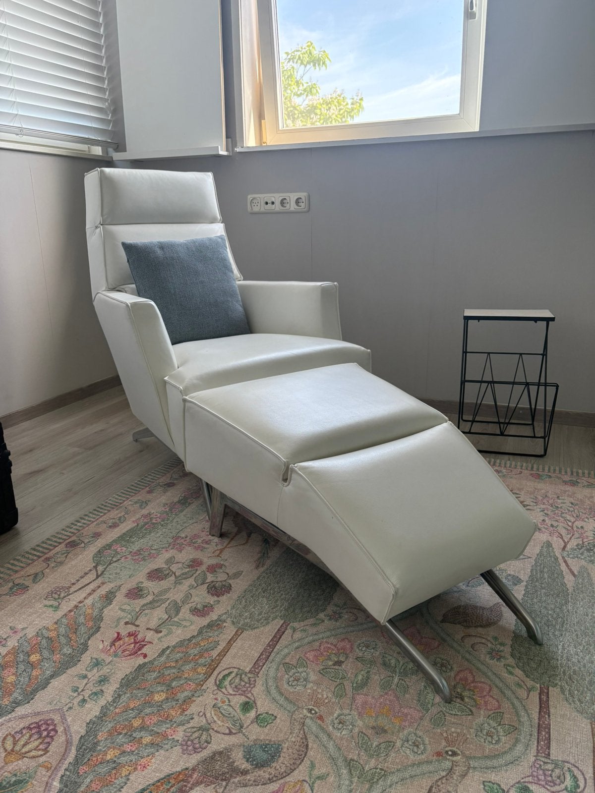Design fauteuil solo on stock, Huis en Inrichting, Ophalen, Zo goed als nieuw, 75 tot 100 cm, 50 tot 75 cm