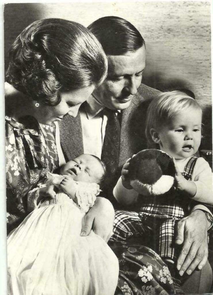 AK Prinselijk Paar met de kleine Prinsjes, Verzamelen, Verzenden, Zo goed als nieuw, Nederland, Kaart, Foto of Prent
