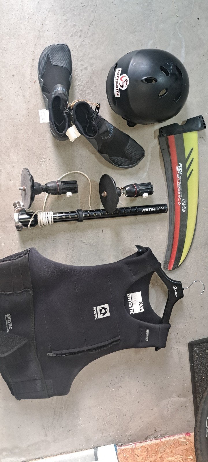 Diverse windsurf spullen mast vin zeillatten etc etc, 3.5 tot 5 m², Minder dan 250 cm, Mast, Ophalen of Verzenden