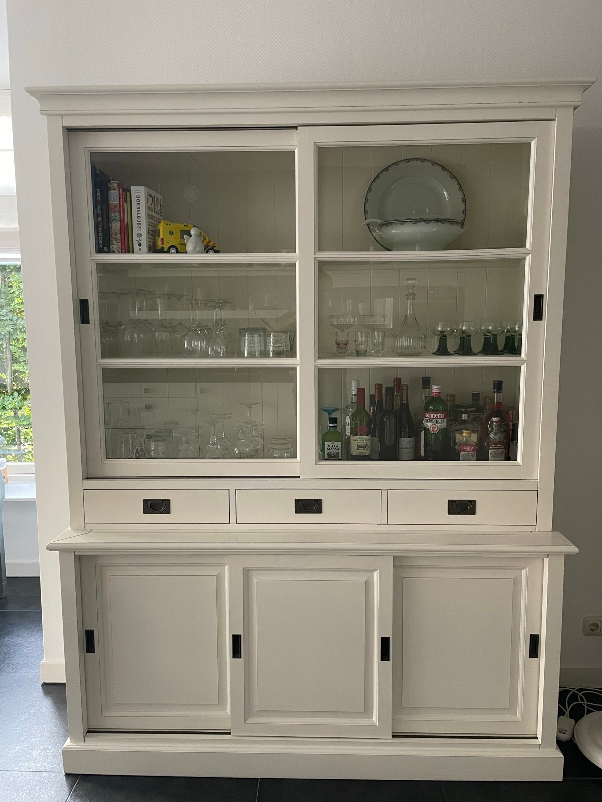 Witte buffetkast met glazen schuifdeuren en lades, Ophalen, Gebruikt, 200 cm of meer, 150 tot 200 cm