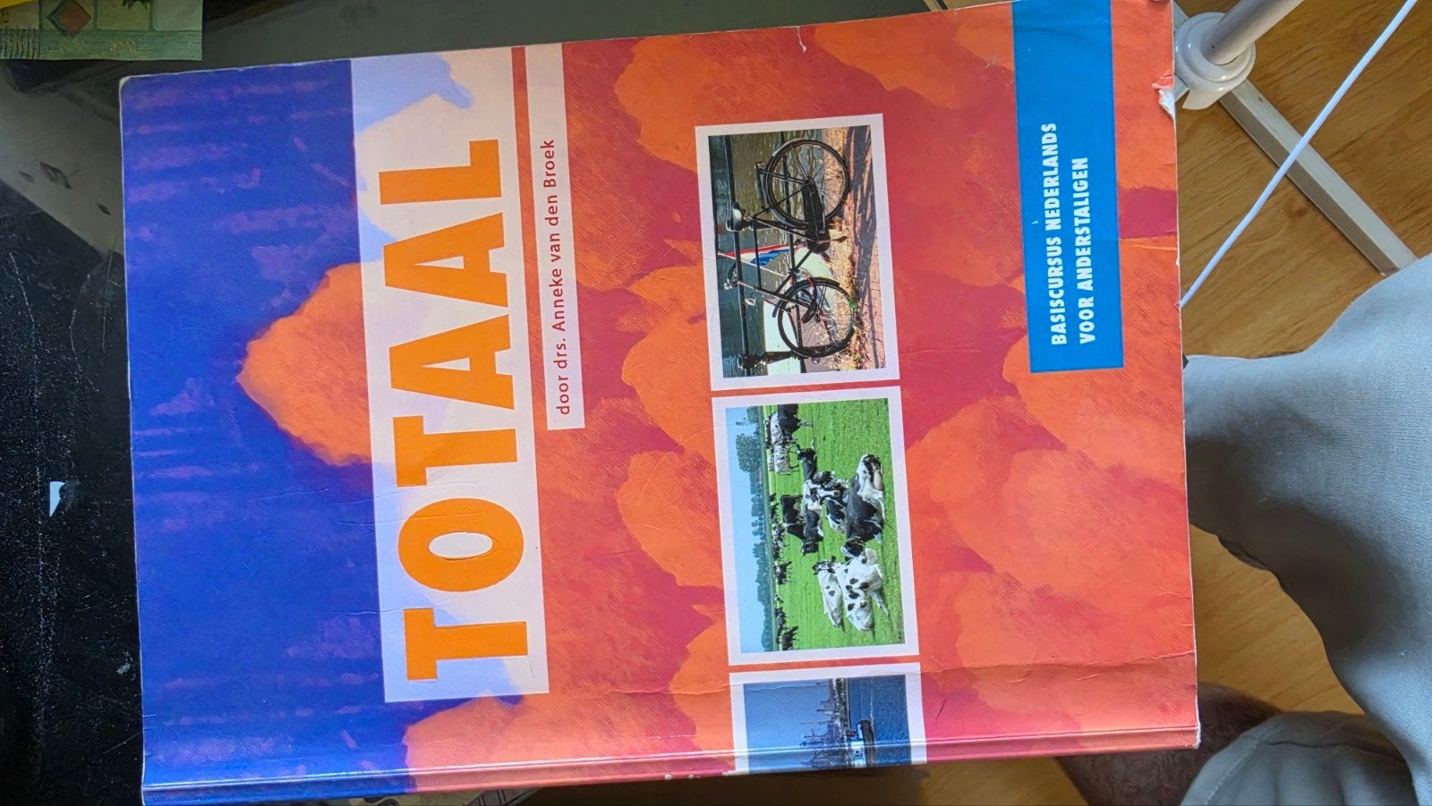Totaal: Basiscursus Nederlands voor anderstaligen, Boeken, Ophalen of Verzenden, Zo goed als nieuw, Drs. Anneke van den Broek