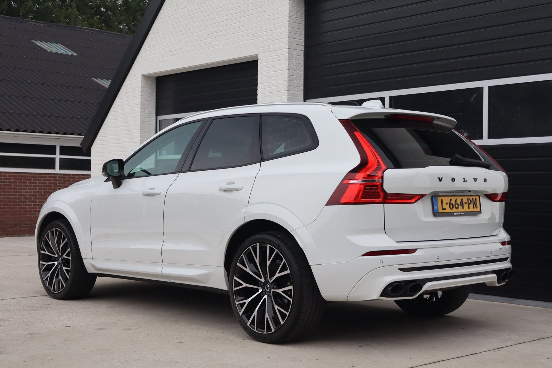 Volvo XC60 2.0 T6 310pk AWD Heico Sport - Panoramadak - 22 i, Auto's, Gebruikt, 4 cilinders, Leder en Stof, Wit