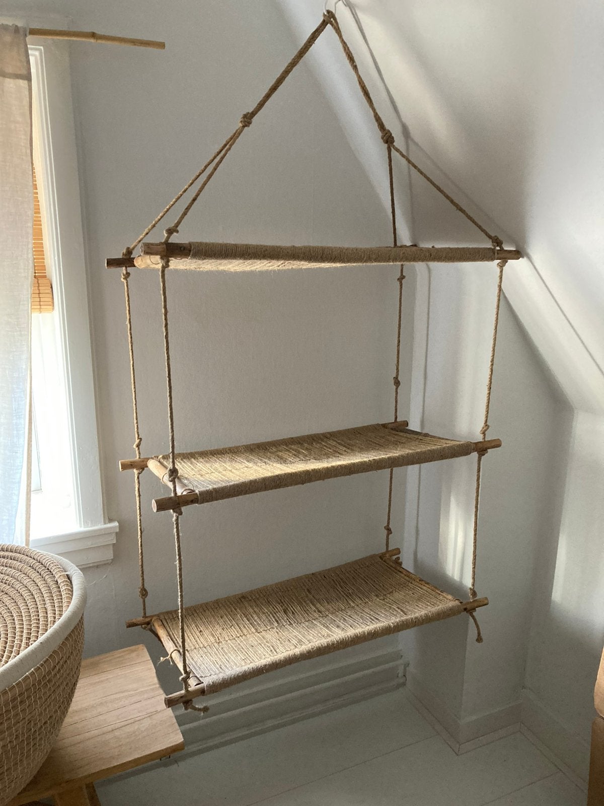 Madam Stoltz wandhanger, planken van jute, Ophalen, Zo goed als nieuw