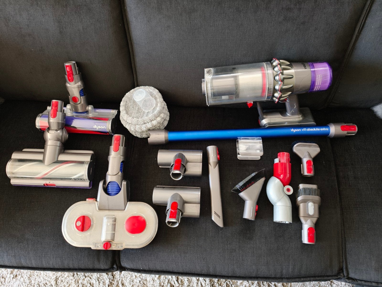 Dyson V11 Absolute Extra steelstofzuiger met accessoires, Ophalen, Zo goed als nieuw, Dweilfunctie, Dyson