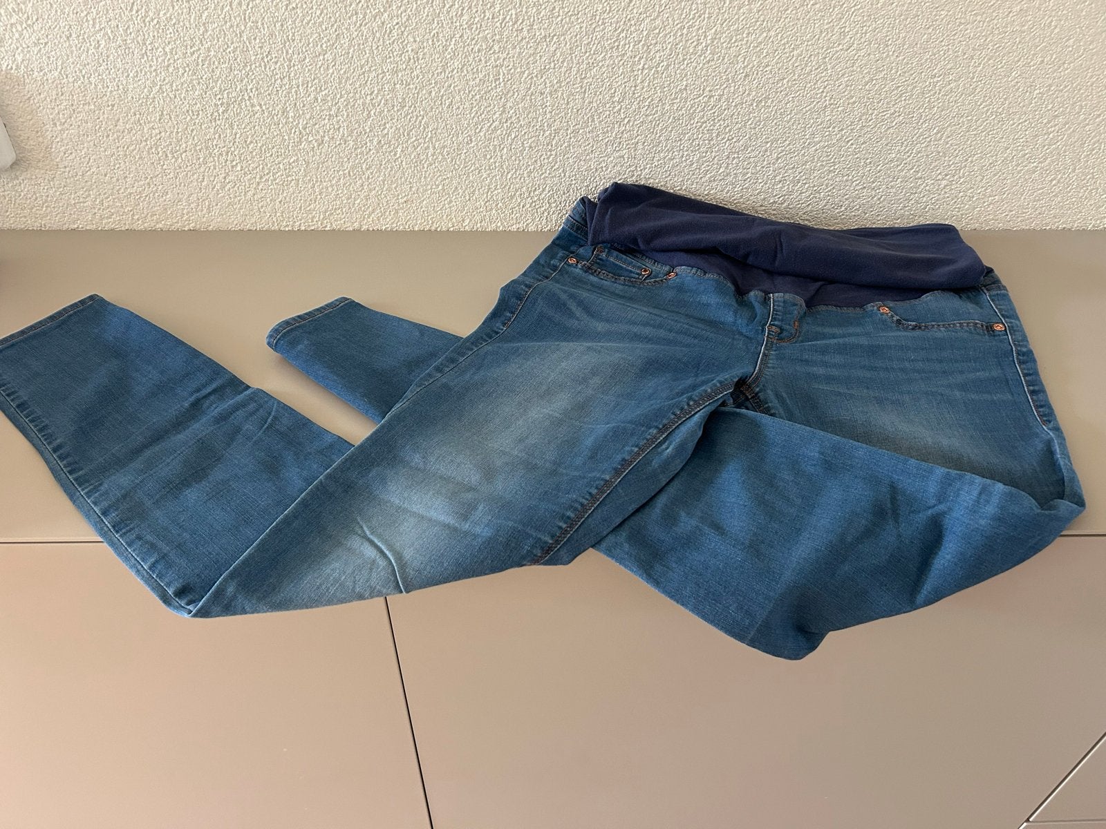 H&M Mama Super Skinny High Rib Zwangerschapsbroek, Blauw, Maat 42/44 (L), Ophalen of Verzenden, Zo goed als nieuw