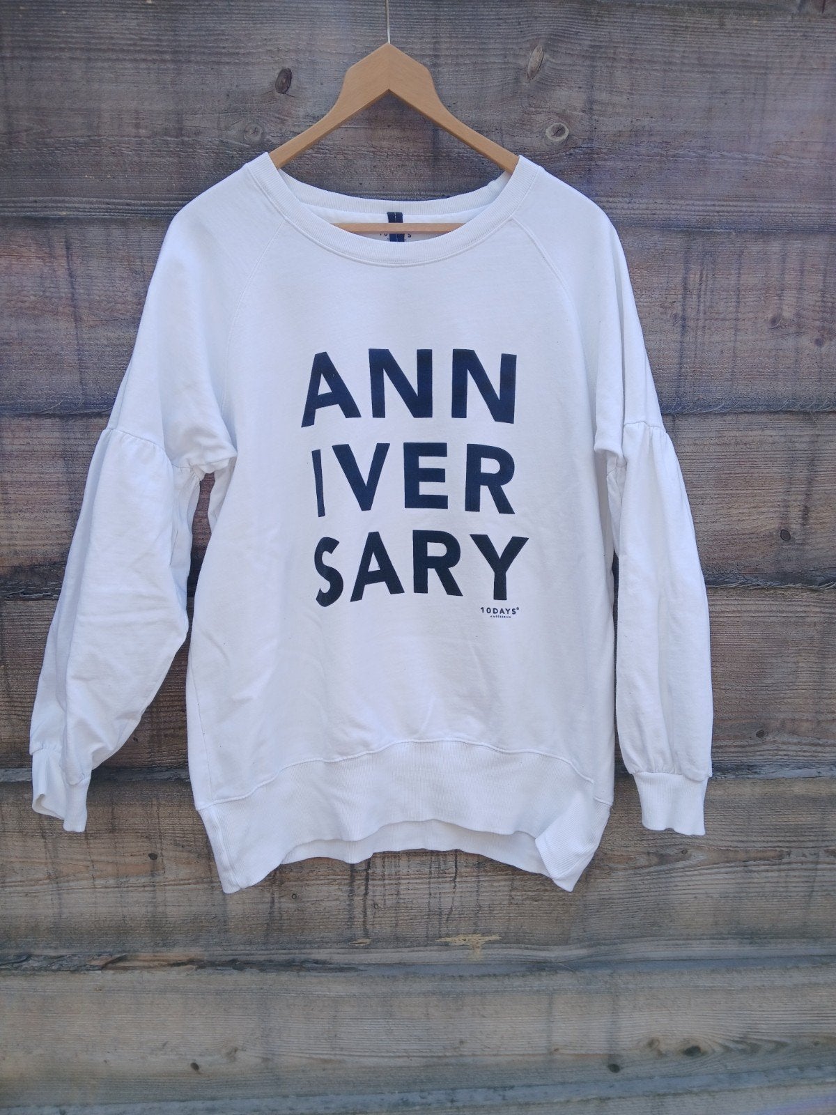 10DAYS Amsterdam 10th Anniversary sweater, Kleding | Dames, Truien en Vesten, Maat 38/40 (M), Wit, Ophalen of Verzenden, Zo goed als nieuw