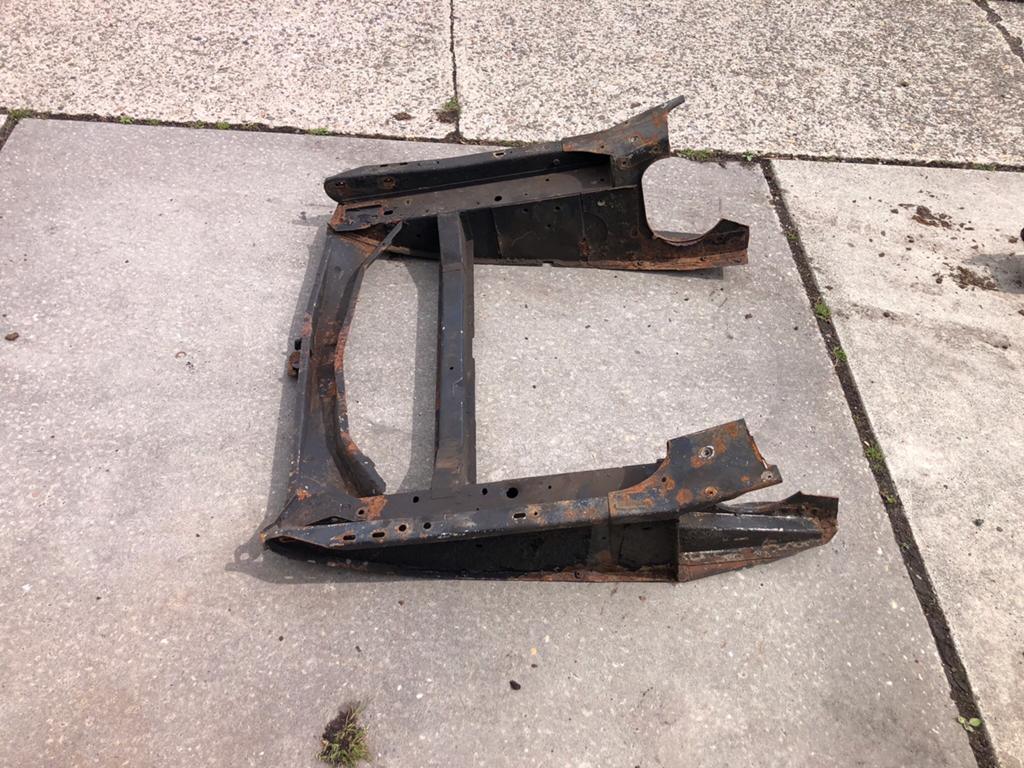 Te koop: 2 x voorsnip Citroën DS ID, Auto-onderdelen, Carrosserie en Plaatwerk, Ophalen of Verzenden, Voor, Citroën, Bumper