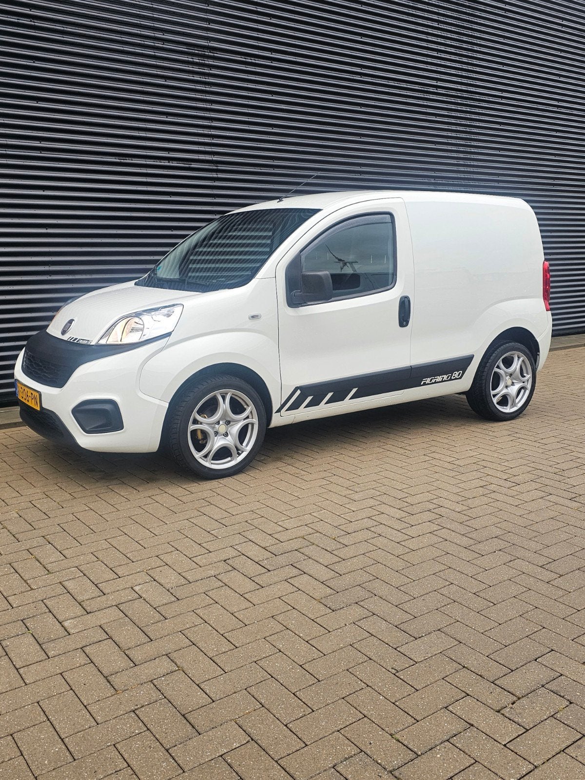 Fiat Fiorino 1.3  80pk 2018, Auto's, Bestelauto's, 4 cilinders, 400 kg, 23 km/l, Origineel Nederlands