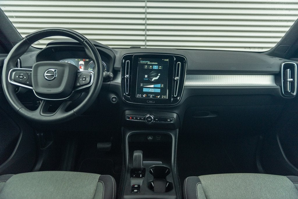 Volvo XC40 T4 Aut. Plug-in Hybrid Inscription Panoramadak St, Stof, Blauw, Plug-in hybride, Bedrijf
