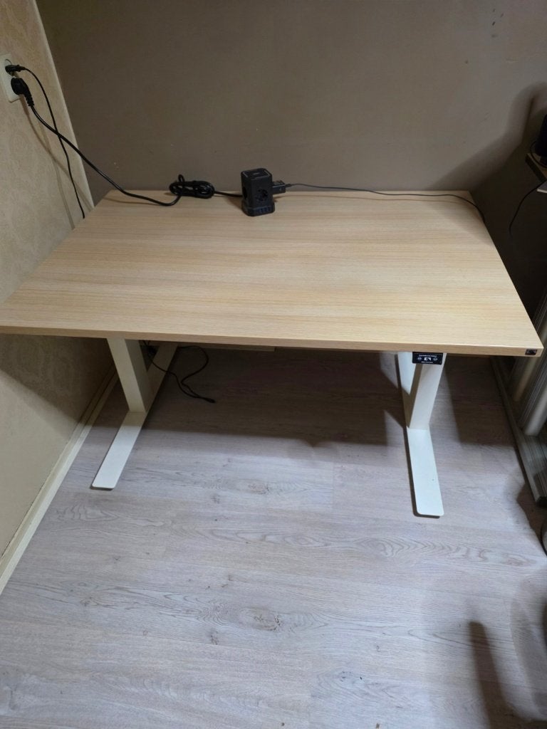 König + Neurath ACTIVE.T elektrisch zit-sta bureau 120x80, Ophalen, Zit-sta bureau, 120 cm, Hout