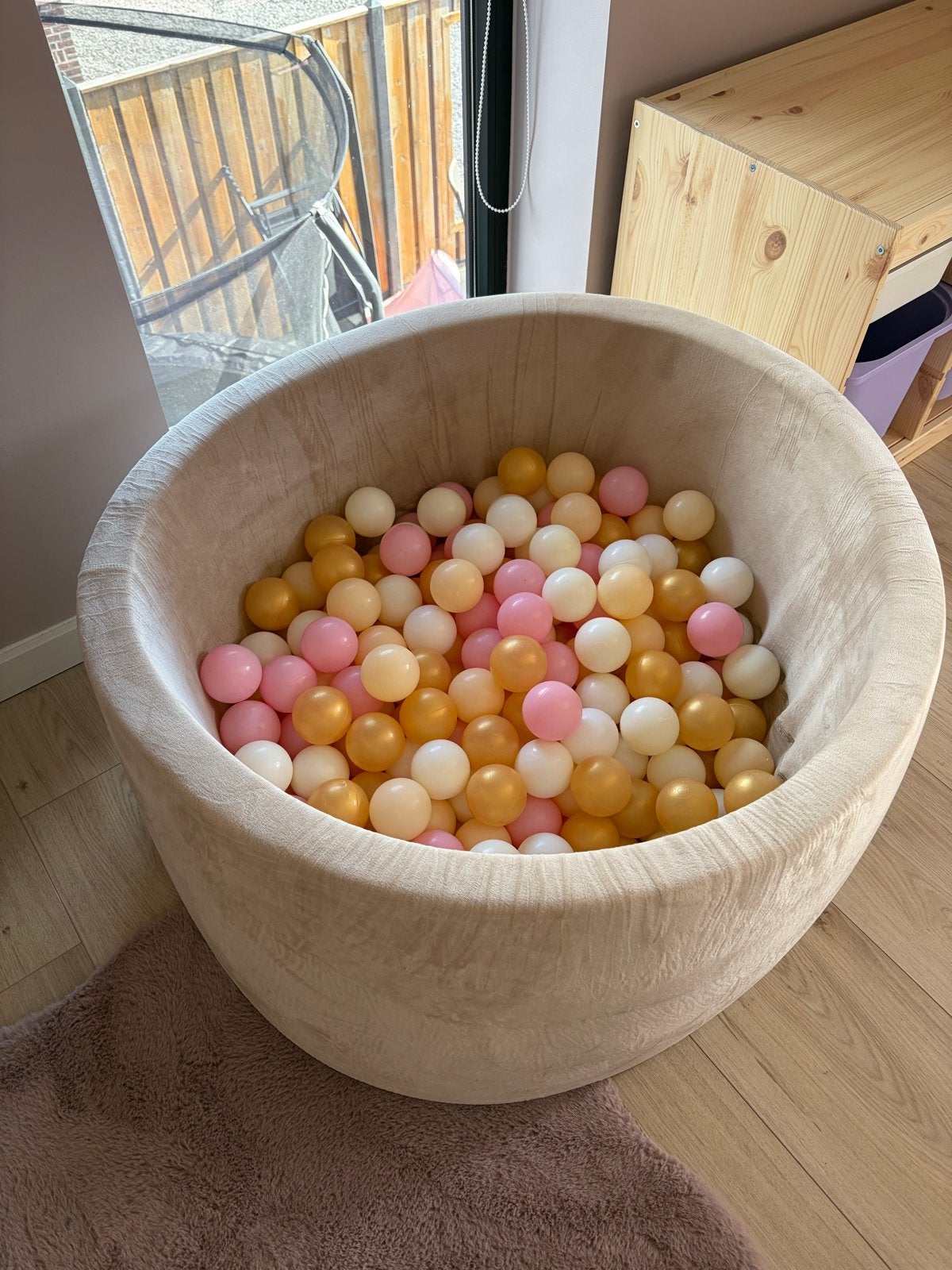 Velvet ballenbak taupe met ballen, Ophalen of Verzenden, Zo goed als nieuw, Jongen of Meisje