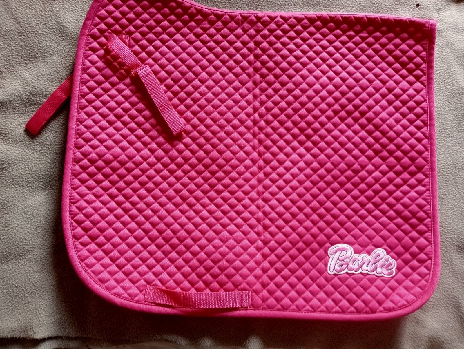 Nieuwstaat fuchsia Barbie dressuur dekje mt full xfull, Ophalen of Verzenden