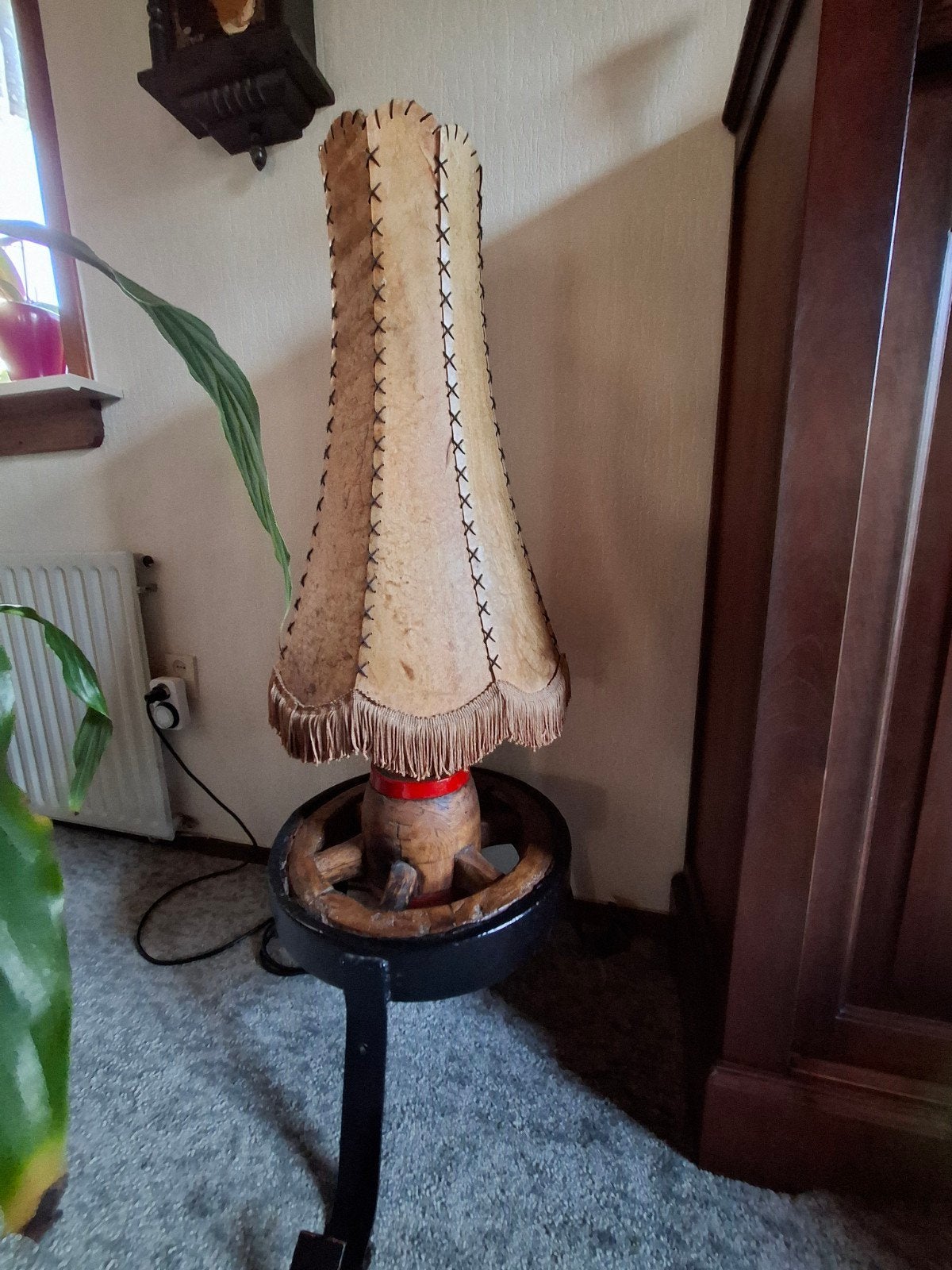 Schemerlamp gemaakt op zeer oud wagenwiel., Ophalen, 100 tot 150 cm