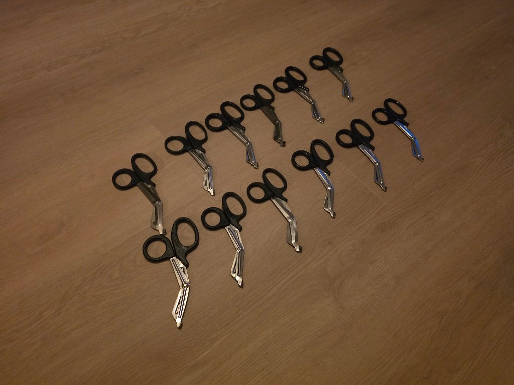 12x Verbandschaar kunststof 14 cm, Diversen, Ophalen of Verzenden, Zo goed als nieuw
