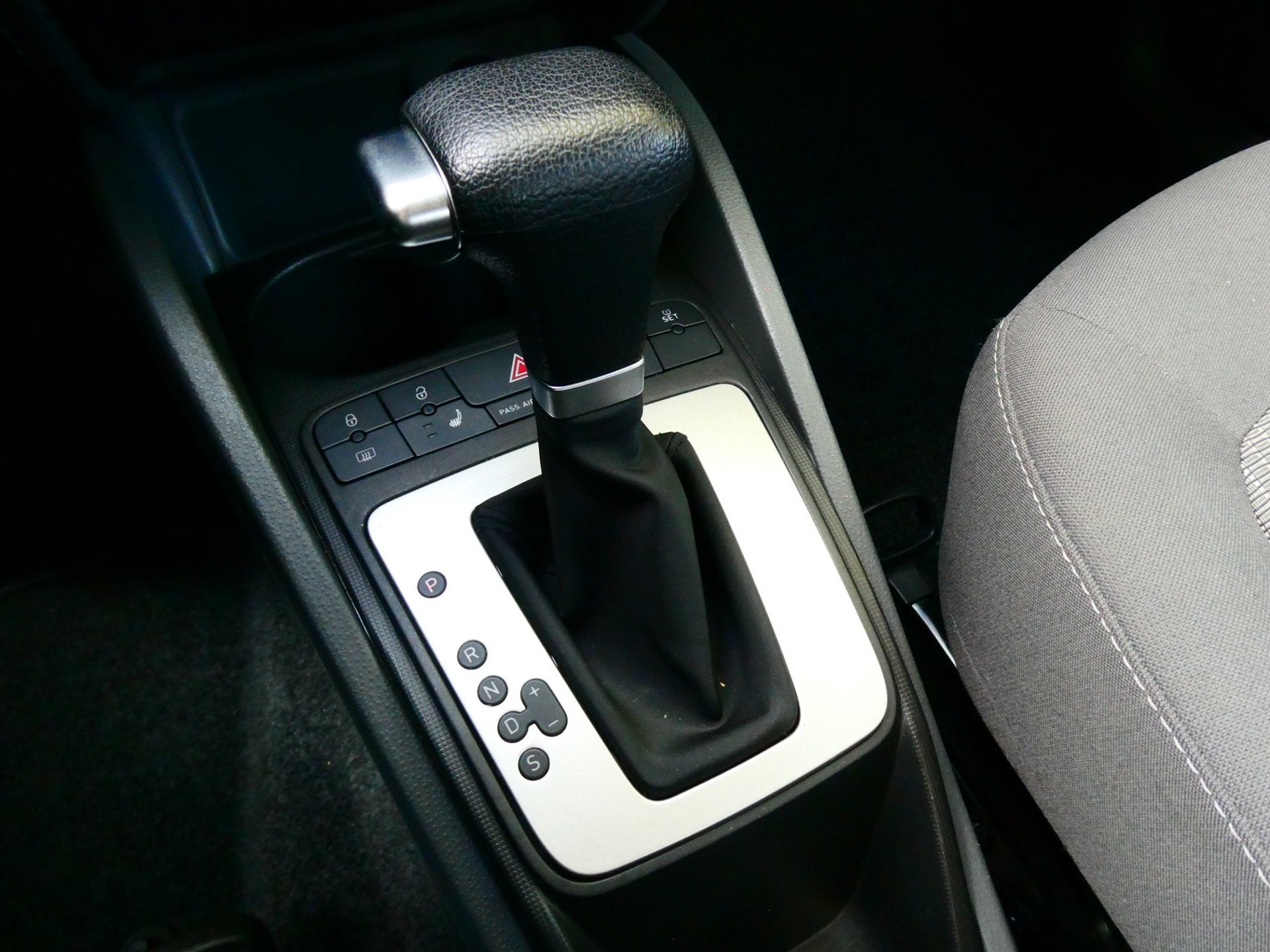 Seat Ibiza SC 1.2 TSI Sport 105pk Automaat 5-deurs 2e eig. A, Euro 5, Stof, 4 cilinders, Bedrijf