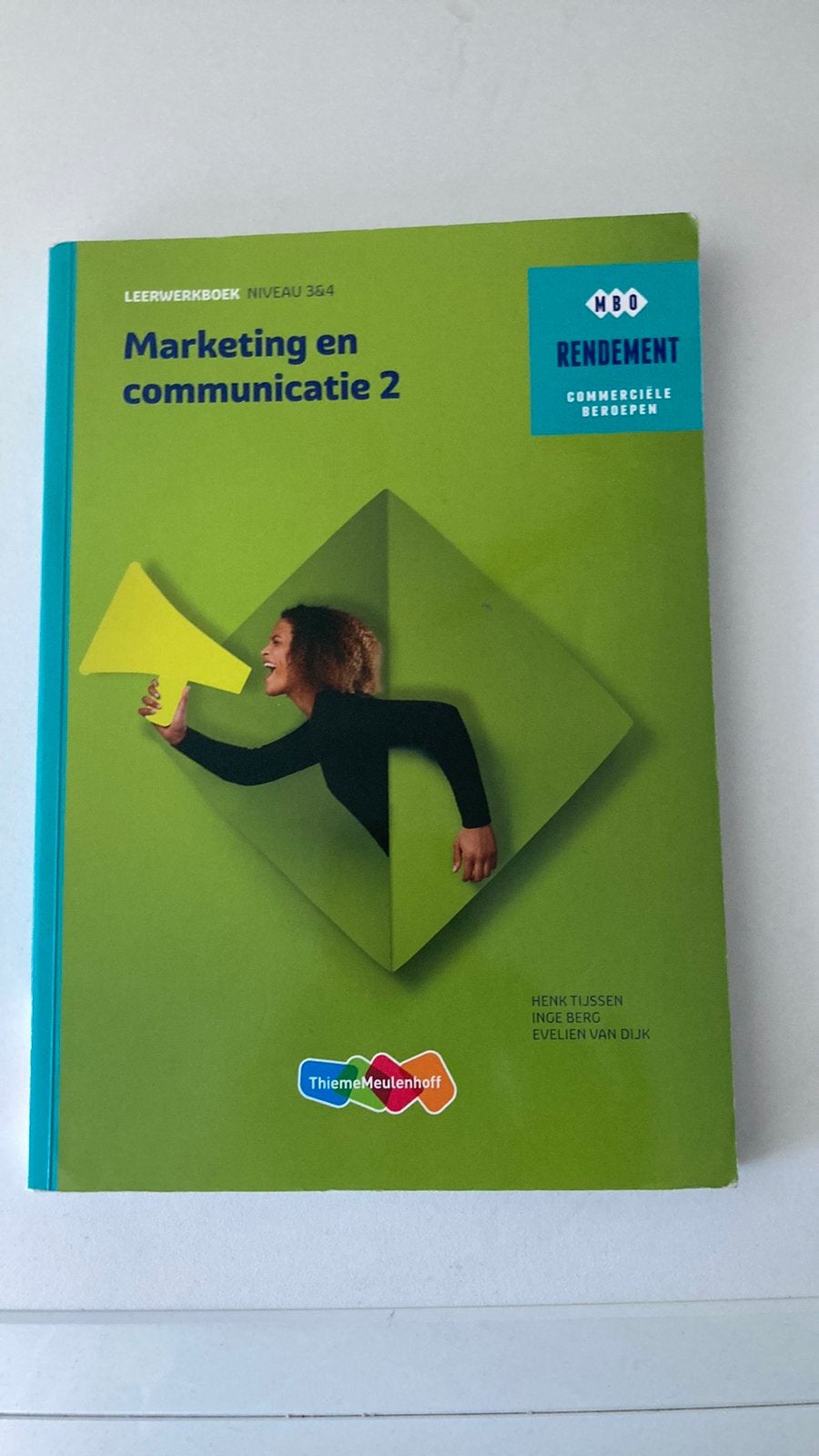 Marketing en communicatie 2, Ophalen of Verzenden, Zo goed als nieuw, Overige niveaus, Economie