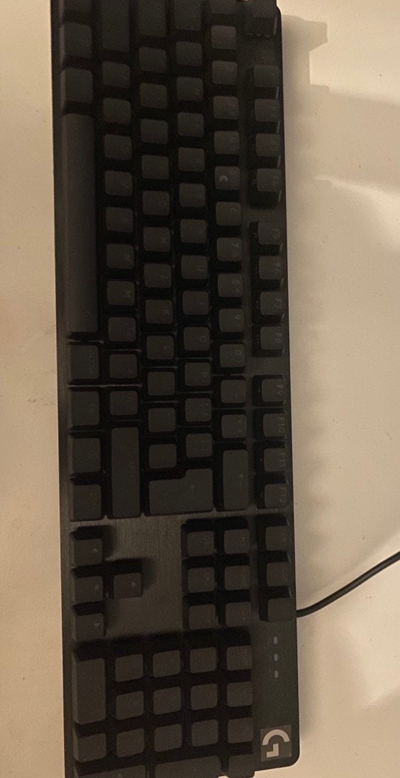 2x gaming keyboard en logitech g203 muis, Computers en Software, Toetsenborden, Ophalen of Verzenden, Zo goed als nieuw