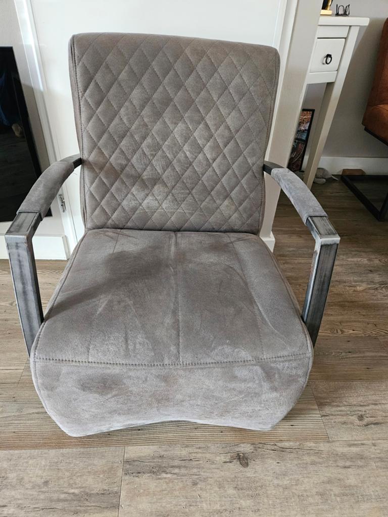 2 x grijze fauteuils Weinig gebruikt dus als nieuw, Huis en Inrichting, Fauteuils, Ophalen, Leer, 75 tot 100 cm, Zo goed als nieuw