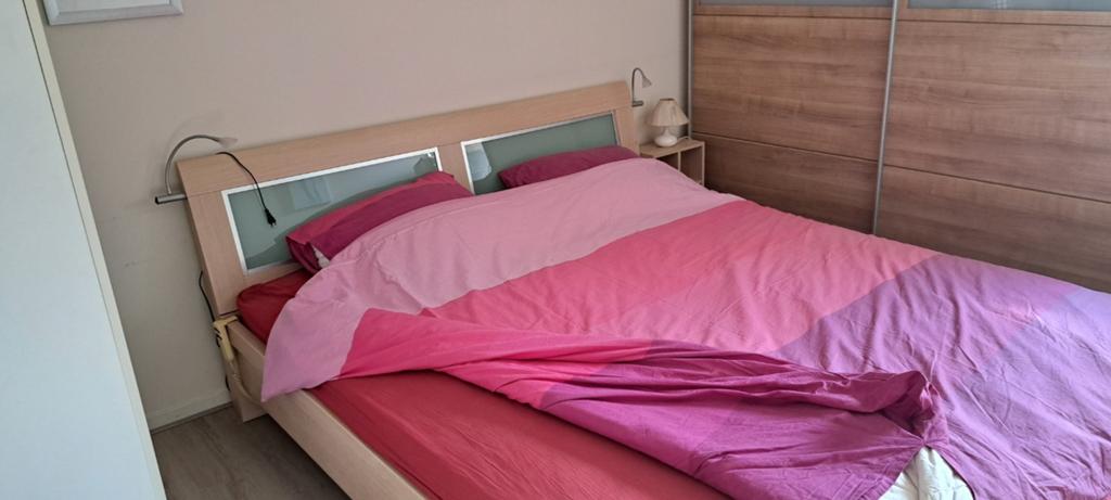 Tweepersoonsbed met lattenbodem en hoofdbord, Gebruikt, Overige kleuren, Tweepersoons, Ophalen of Verzenden