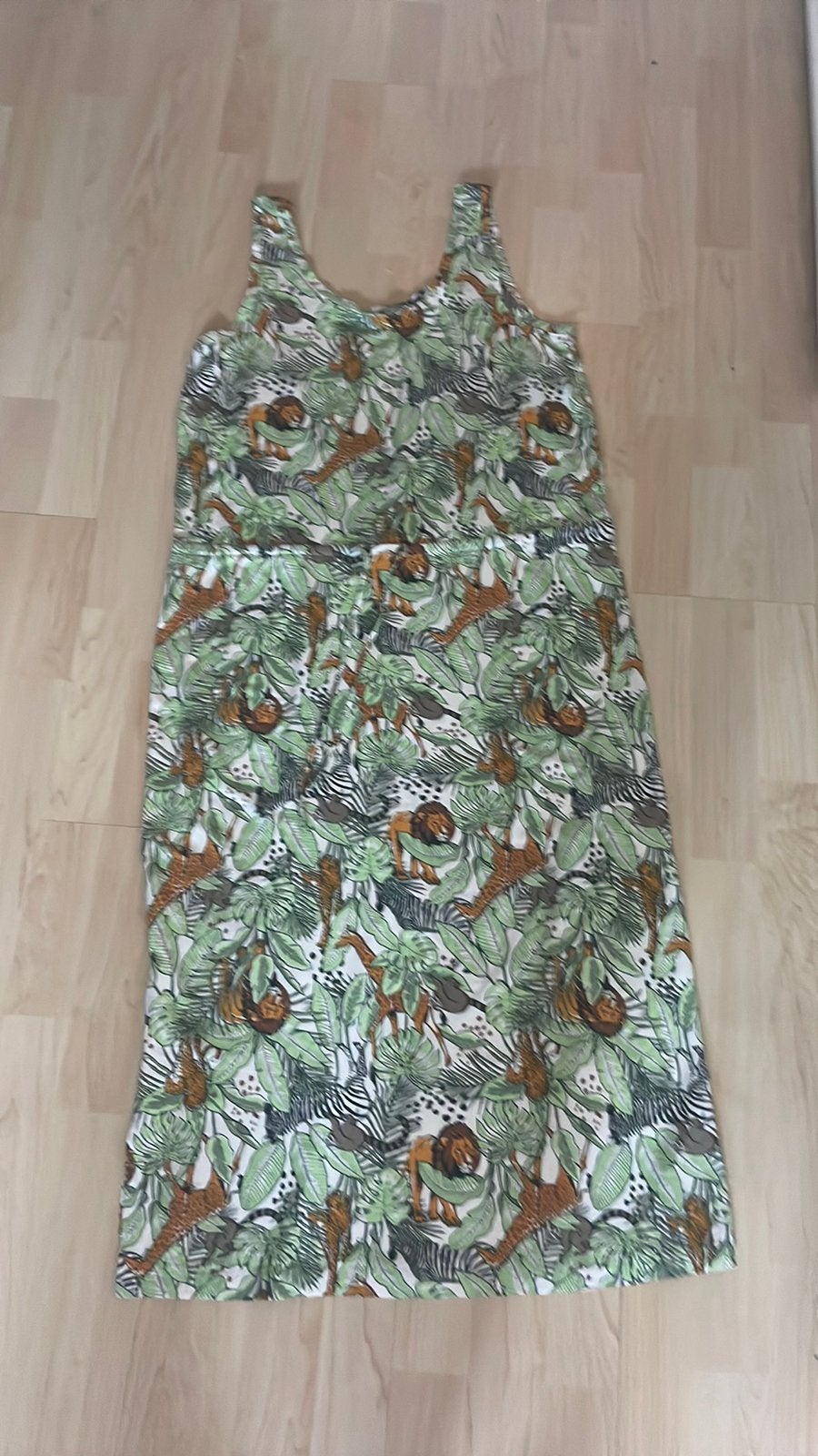 Nieuw groen print Jurk maat M Hema, Ophalen of Verzenden, Nieuw, Groen, Onder de knie