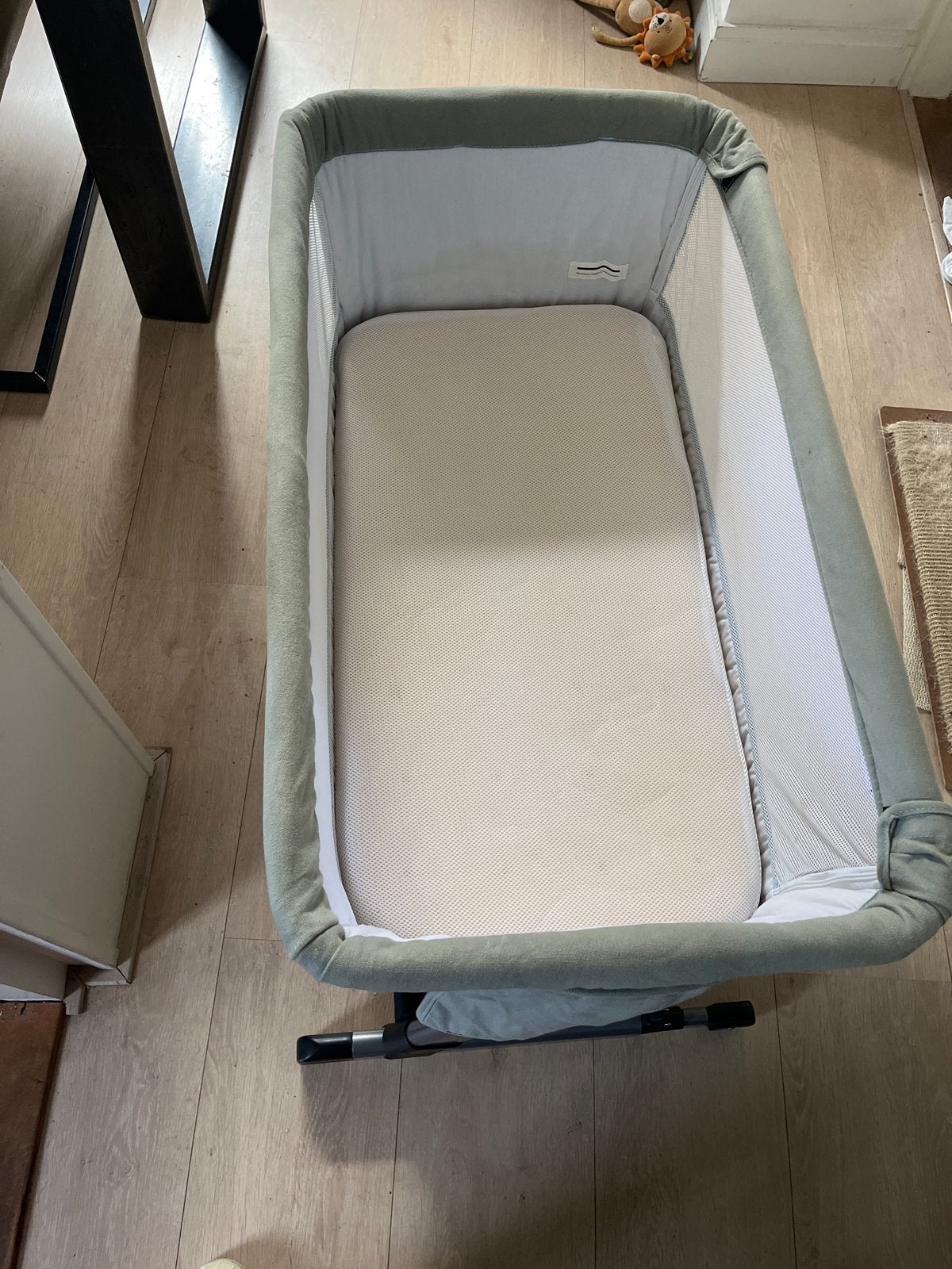 Co-sleeper salie groen met reistas (we-too), Ophalen, Gebruikt, Wieg