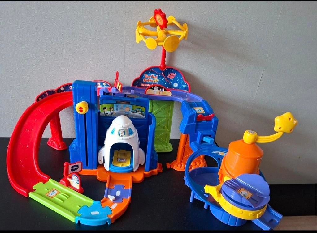VTech Toet Toet Auto's Ruimtestation Speelset, Kinderen en Baby's, Speelgoed | Vtech, Ophalen, Zo goed als nieuw, 6 maanden tot 2 jaar