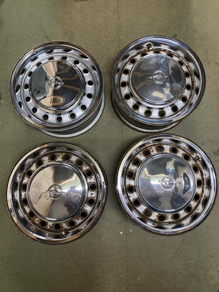 Originele set velgen opel rekord D sprint met doppen 14 inch, Ophalen, 14 inch, Gebruikt, Velg(en)