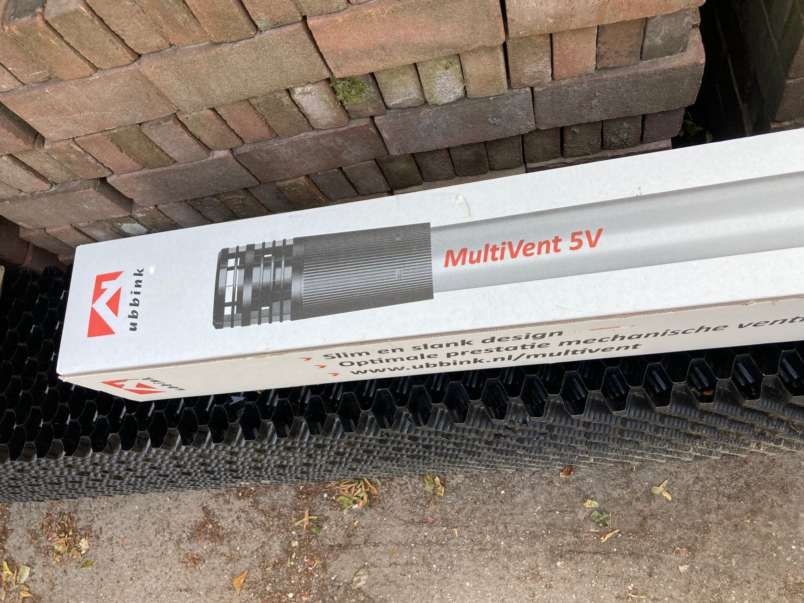 Ubbink MultiVent V5 + dakdoorvoer, Doe-het-zelf en Verbouw, Ophalen, Zo goed als nieuw, Ventilator en Afzuiger
