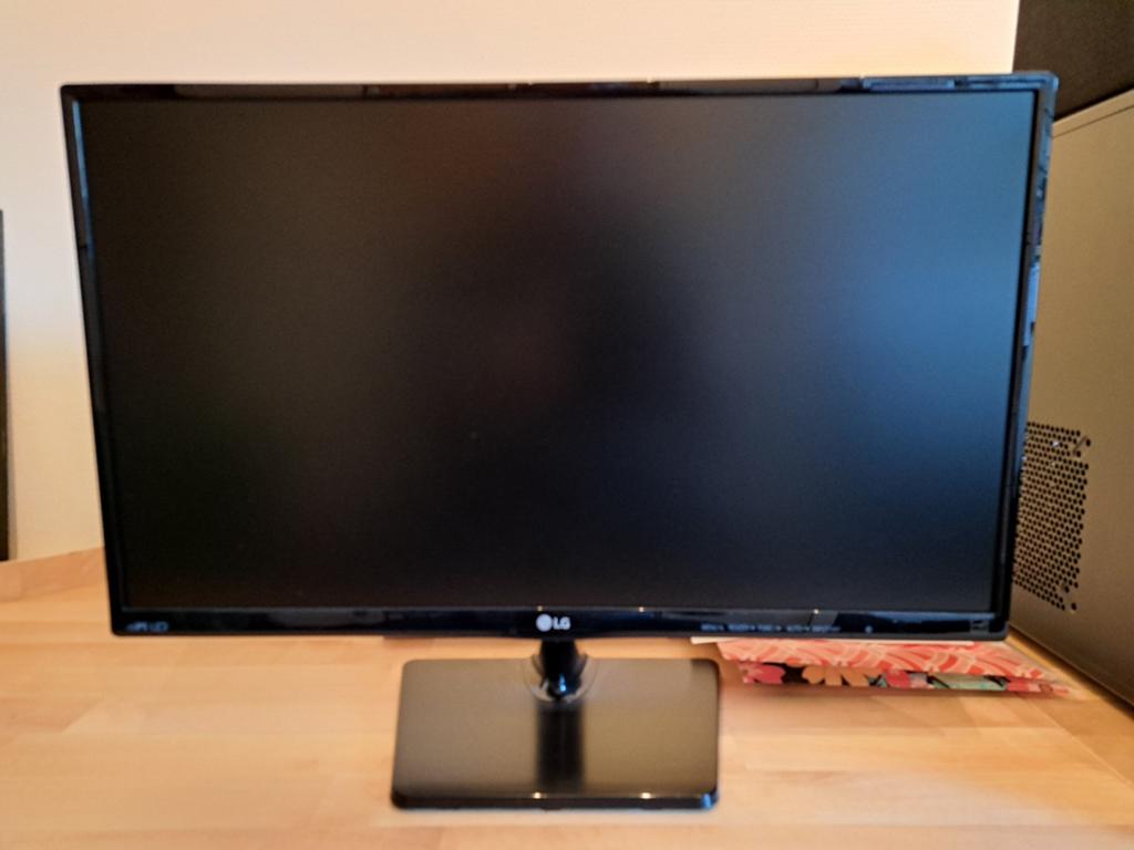 LG 24MP47HQ-P Full HD Monitor - 24 inch, Computers en Software, Monitoren, Gebruikt, IPS, Kantelbaar, HDMI