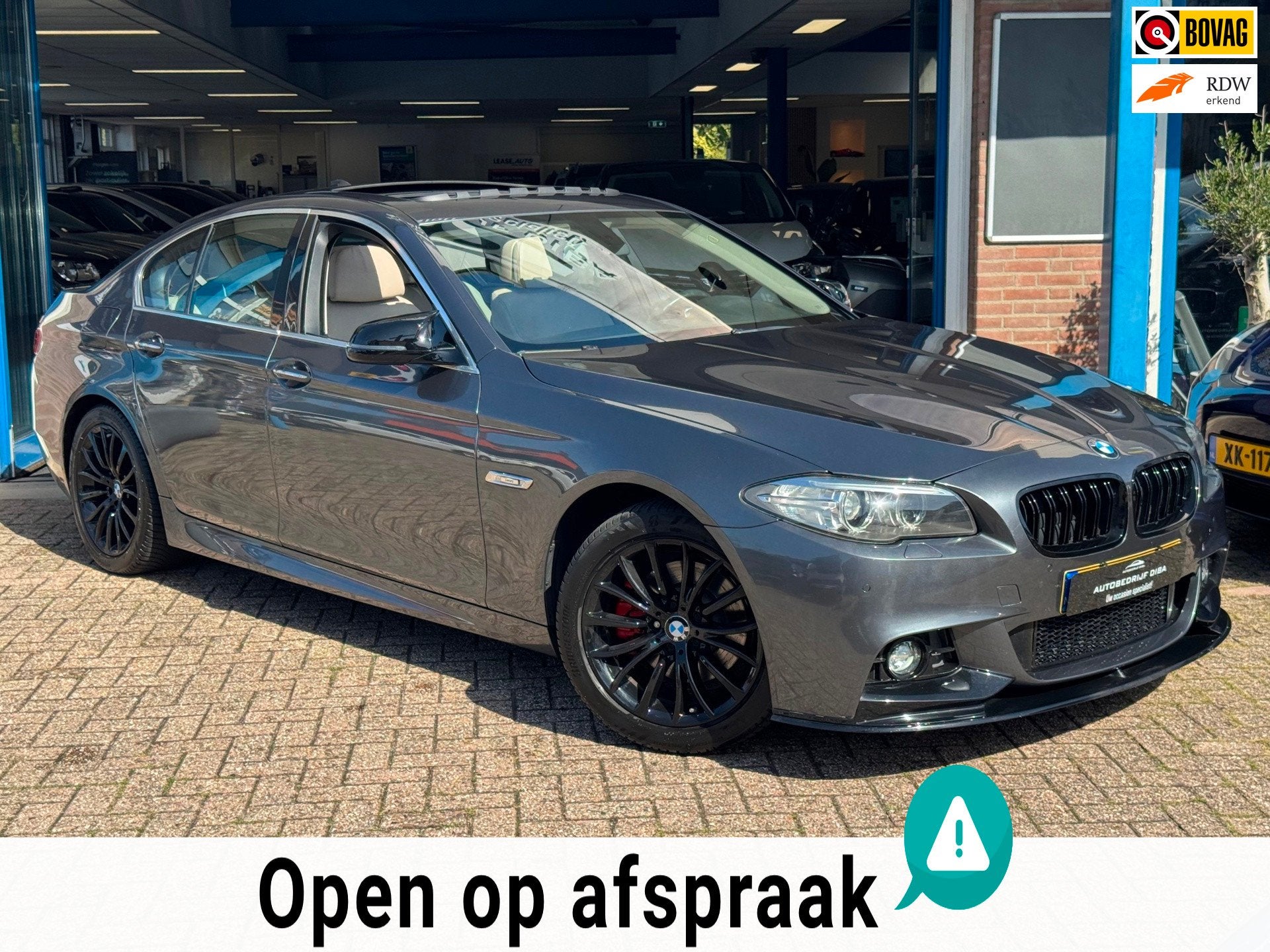 BMW 5-serie 520i Luxury Edition 2016 AUT NAVI DAK TREKH NAP!, Auto's, Automaat, Dealer onderhouden, Achterwielaandrijving, Gebruikt