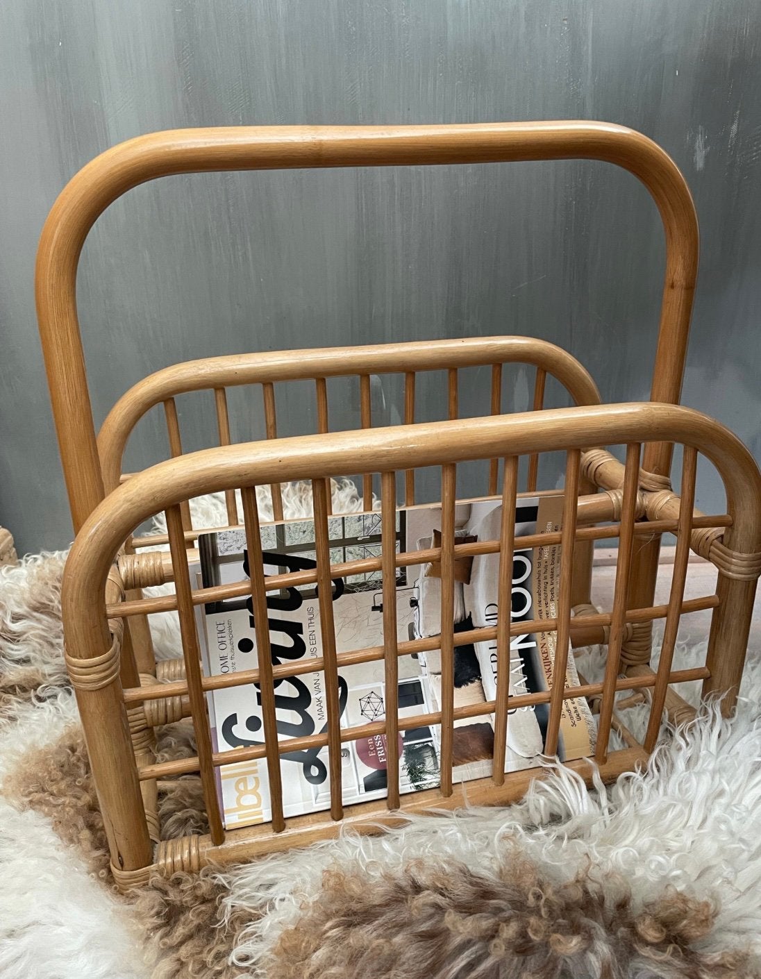Vintage rotan lectuurmand, Ophalen