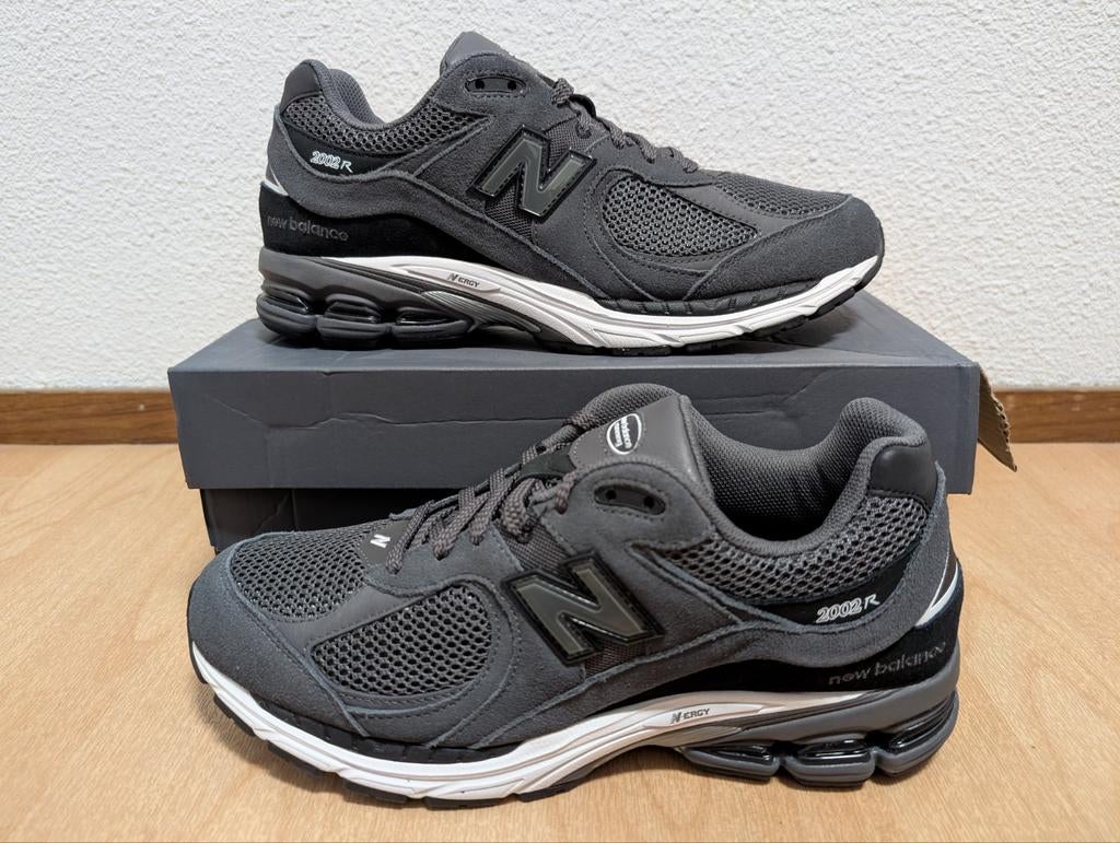 New Balance 2002R Magnet Black maat 45 / 11, New Balance, Zwart, Nieuw, Ophalen of Verzenden