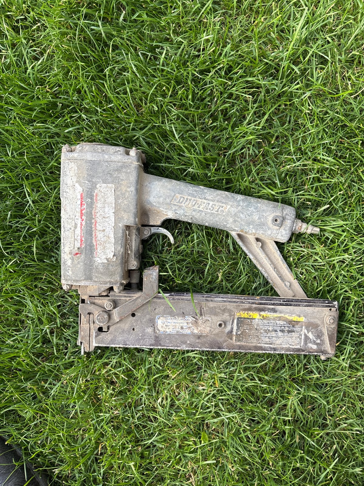 Gebruikte Duofast tacker/nietmachine, Doe-het-zelf en Verbouw, Ophalen, Gebruikt, Tacker/nietmachine, Overige merken