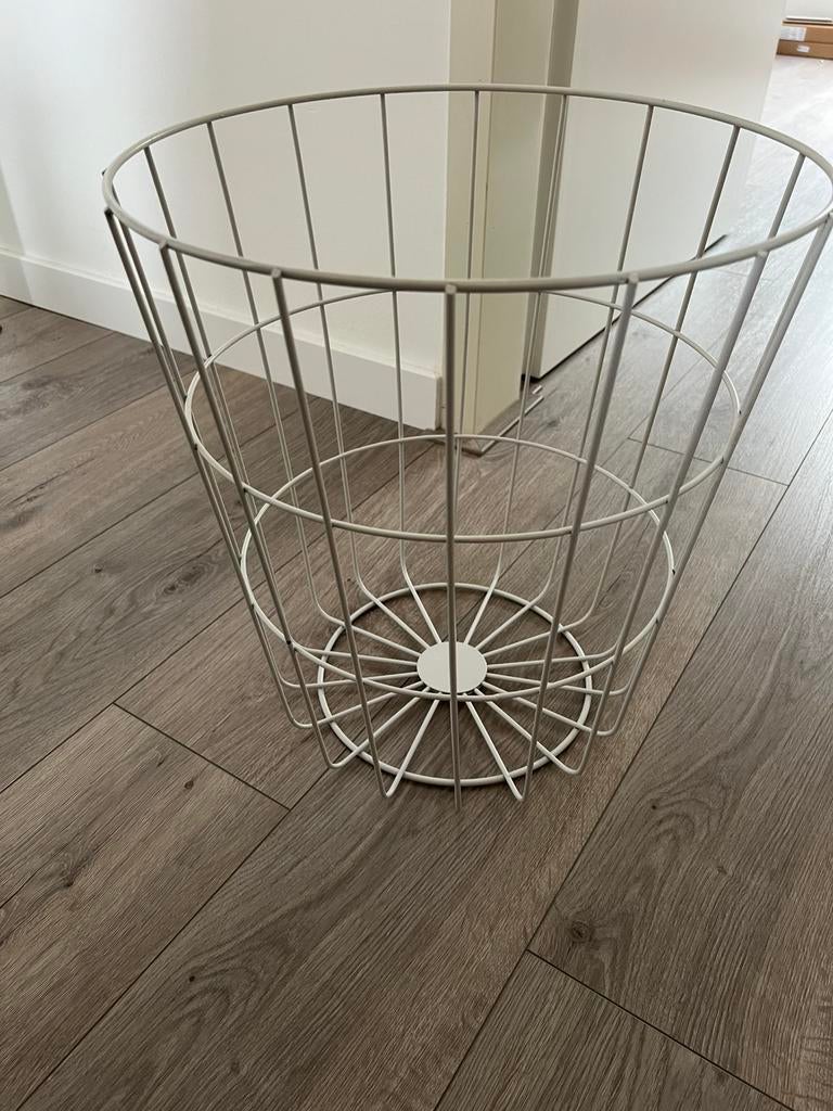 Wit mandje, Huis en Inrichting, Woonaccessoires | Schalen en Manden, Ophalen, Overige materialen, Mand, Rond