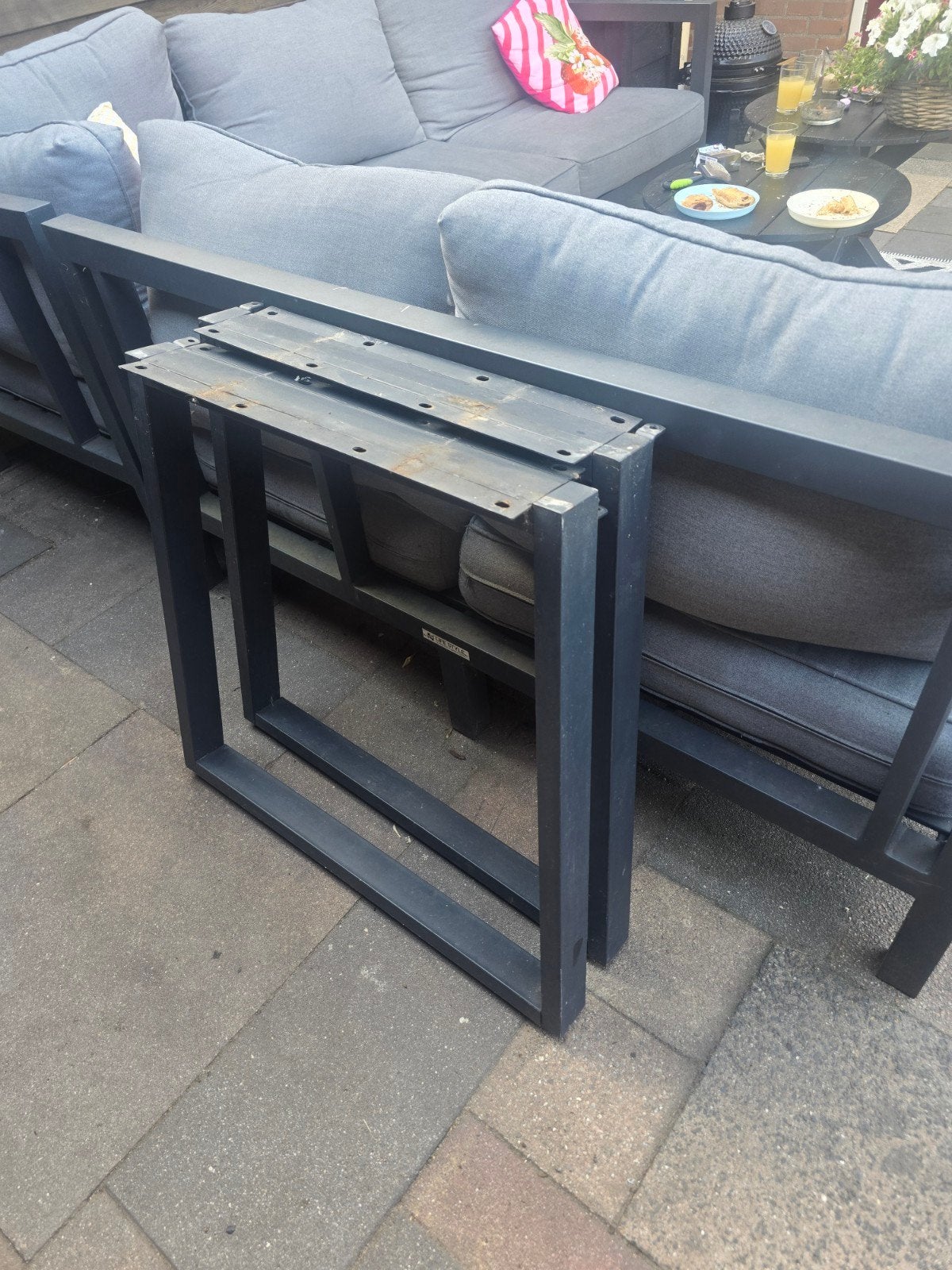 Stalen tafelpoten, Tuin en Terras, Ophalen, Overige materialen, 2 zitplaatsen