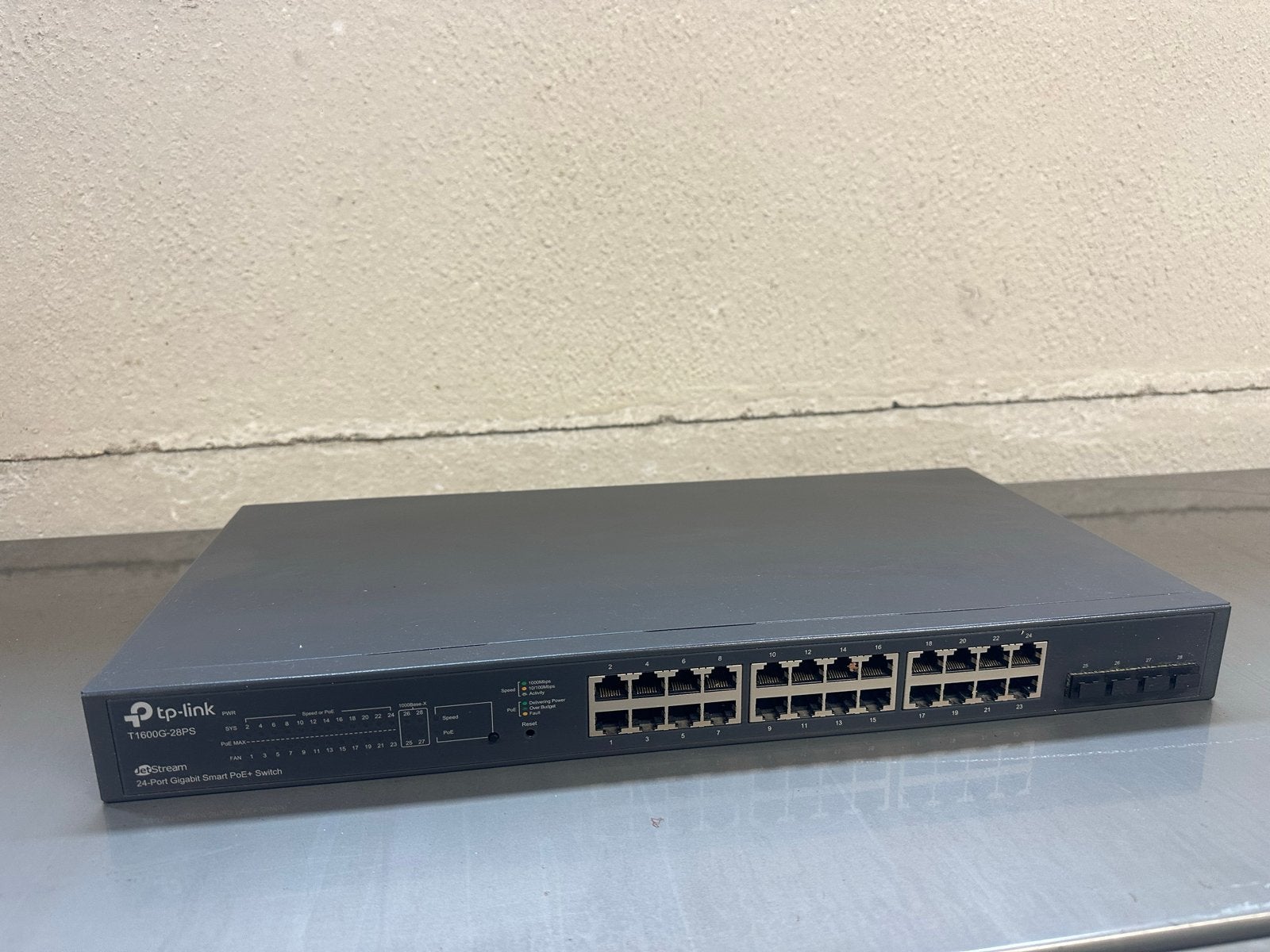 TP-Link JetStream 24-Poort Gigabit Smart PoE+ Switch, Ophalen of Verzenden, Zo goed als nieuw