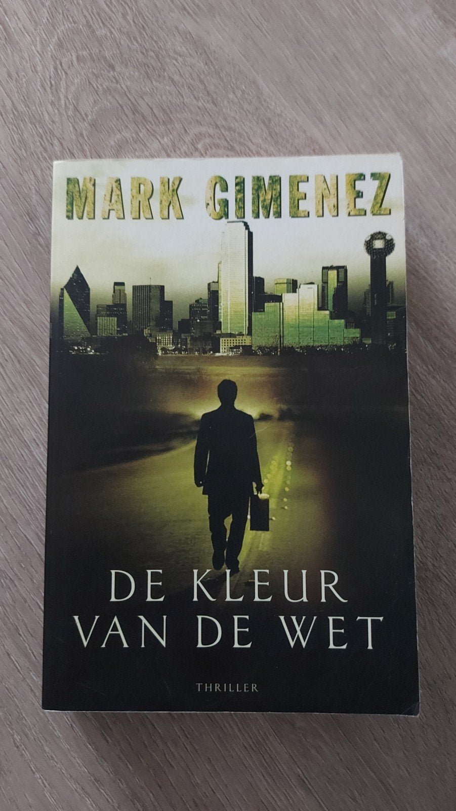 H3: Mark Gimenez - De kleur van de wet, Ophalen of Verzenden, Zo goed als nieuw, Mark Gimenez