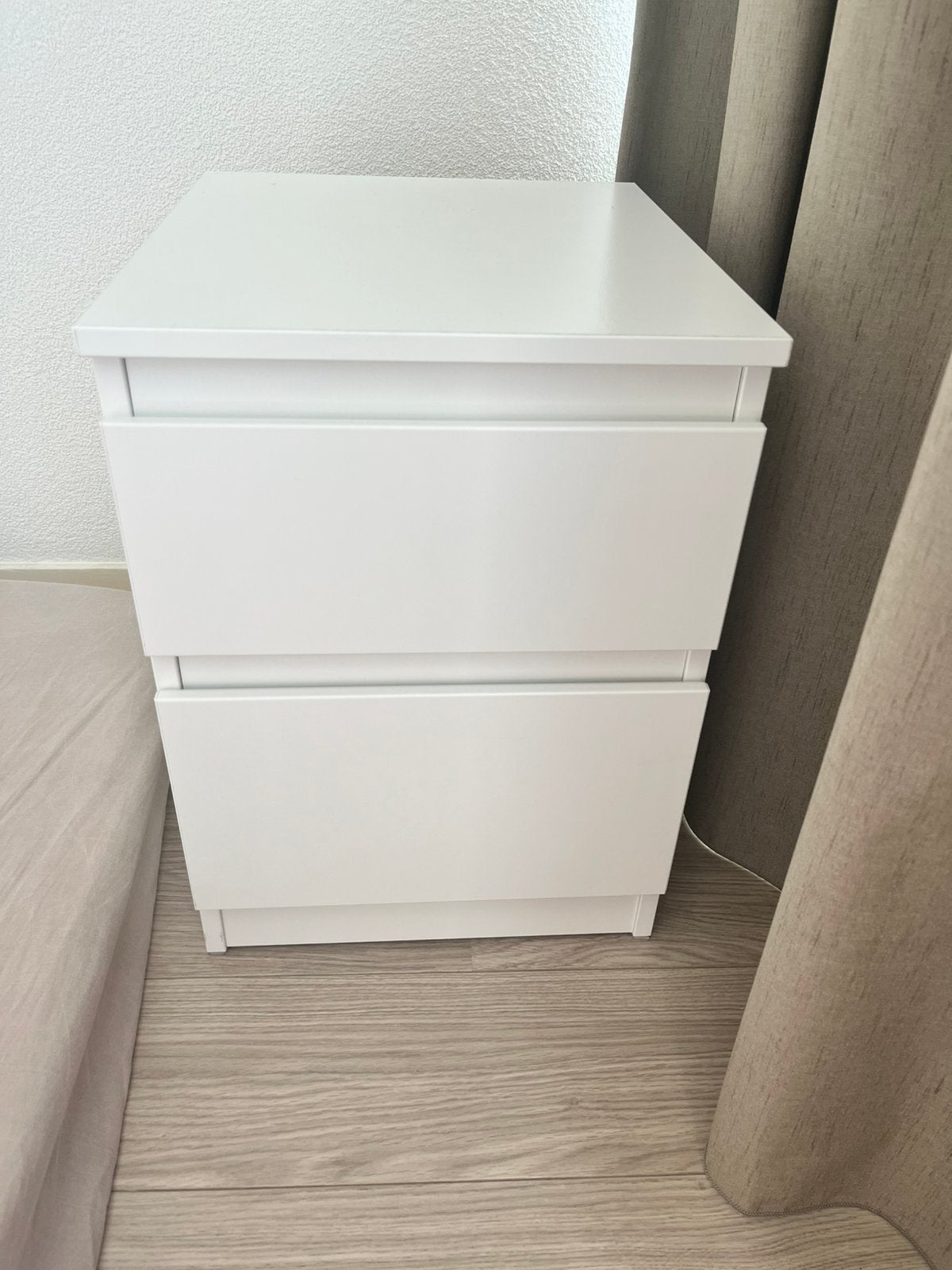 Ikea malm nachtkastje, Ophalen, Zo goed als nieuw, Minder dan 45 cm, 55 tot 70 cm