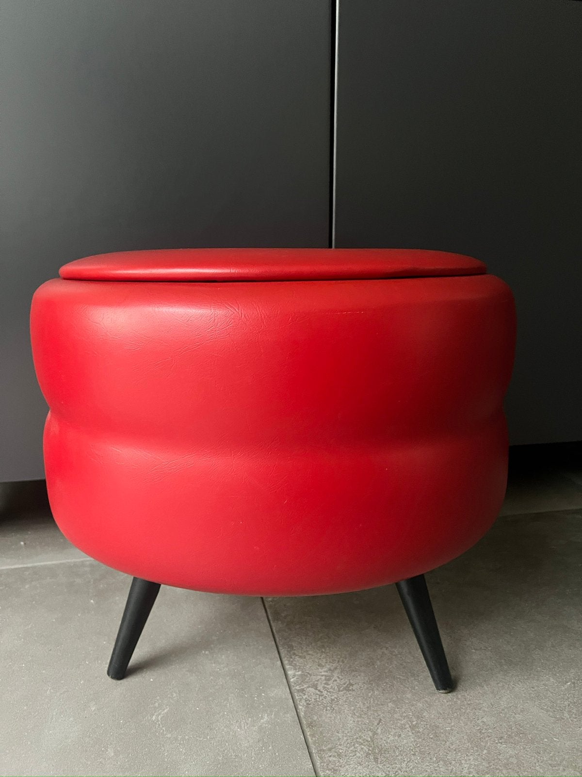 VINTAGE MID CENTURY RODE SKAI OPBERG / NAAI POEF BANKJE, Huis en Inrichting, Ophalen, Minder dan 50 cm, Rond, Minder dan 50 cm