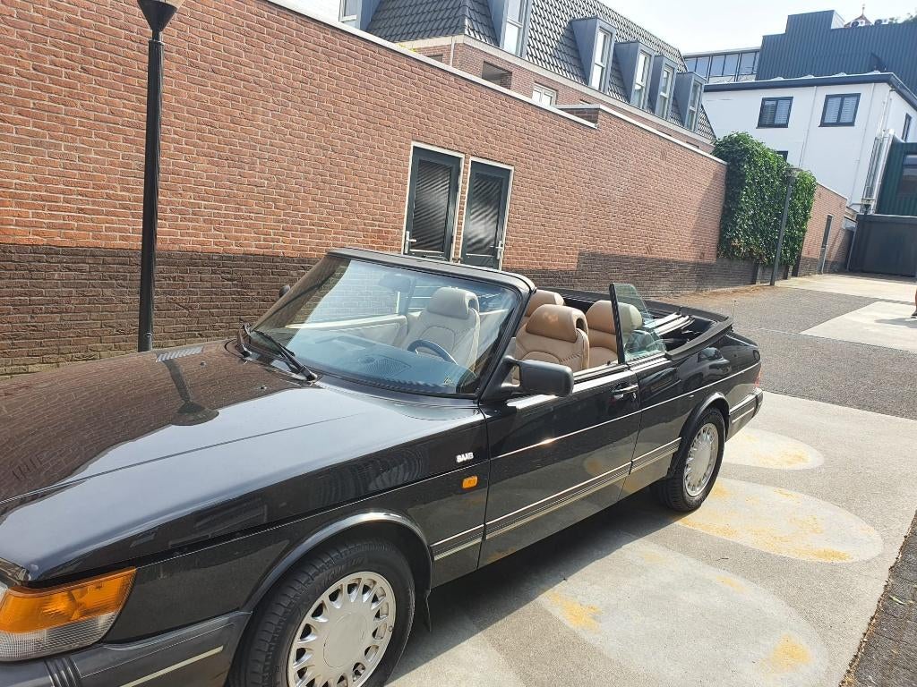 Saab 900 2.0 I 16 Cabrio U9 1991 Zwart, Auto's, Saab, Voorwielaandrijving, Beige, 4 cilinders, Cabriolet