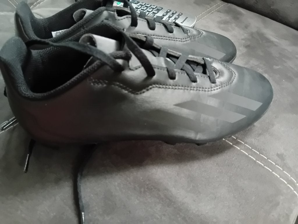 Voetbalschoenen maat 38 nieuw, Ophalen, Maat XS of kleiner, Schoenen, Nieuw
